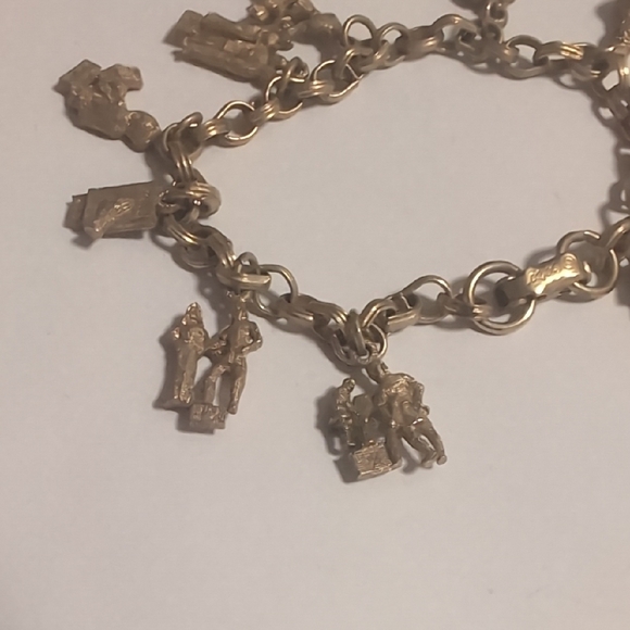 Coro Gold Vintage 10 Commandments Charm Bracelet with‎ Intricate Detailing - Picture 5 of 6